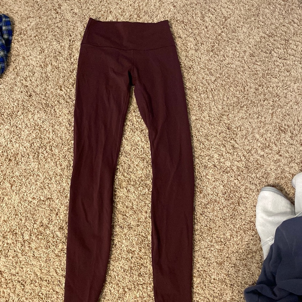 Wunder unders burgundy